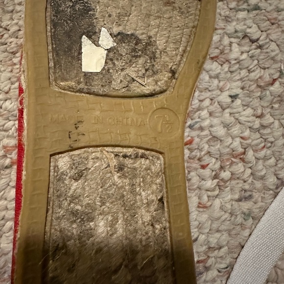 Unisa canvas flats red and white with tie up leg laces size 7 1/2. - Picture 4 of 4